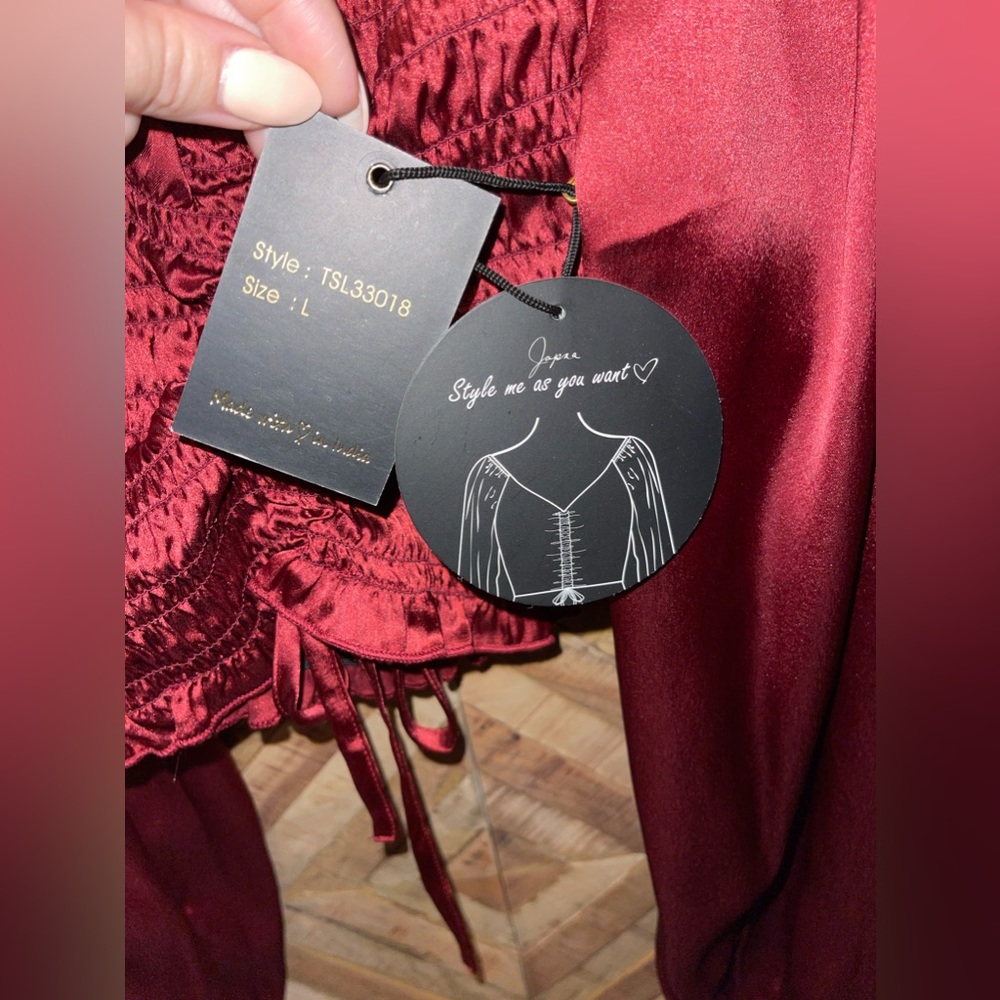 Japna Ruched Satin Top - Picture 6 of 10